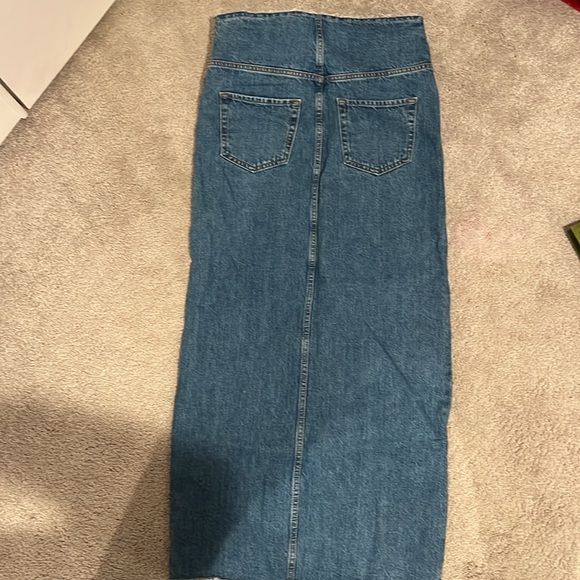 NWT Frame cut off waist maxi denim skirt…deep split up the center… - Picture 3 of 3